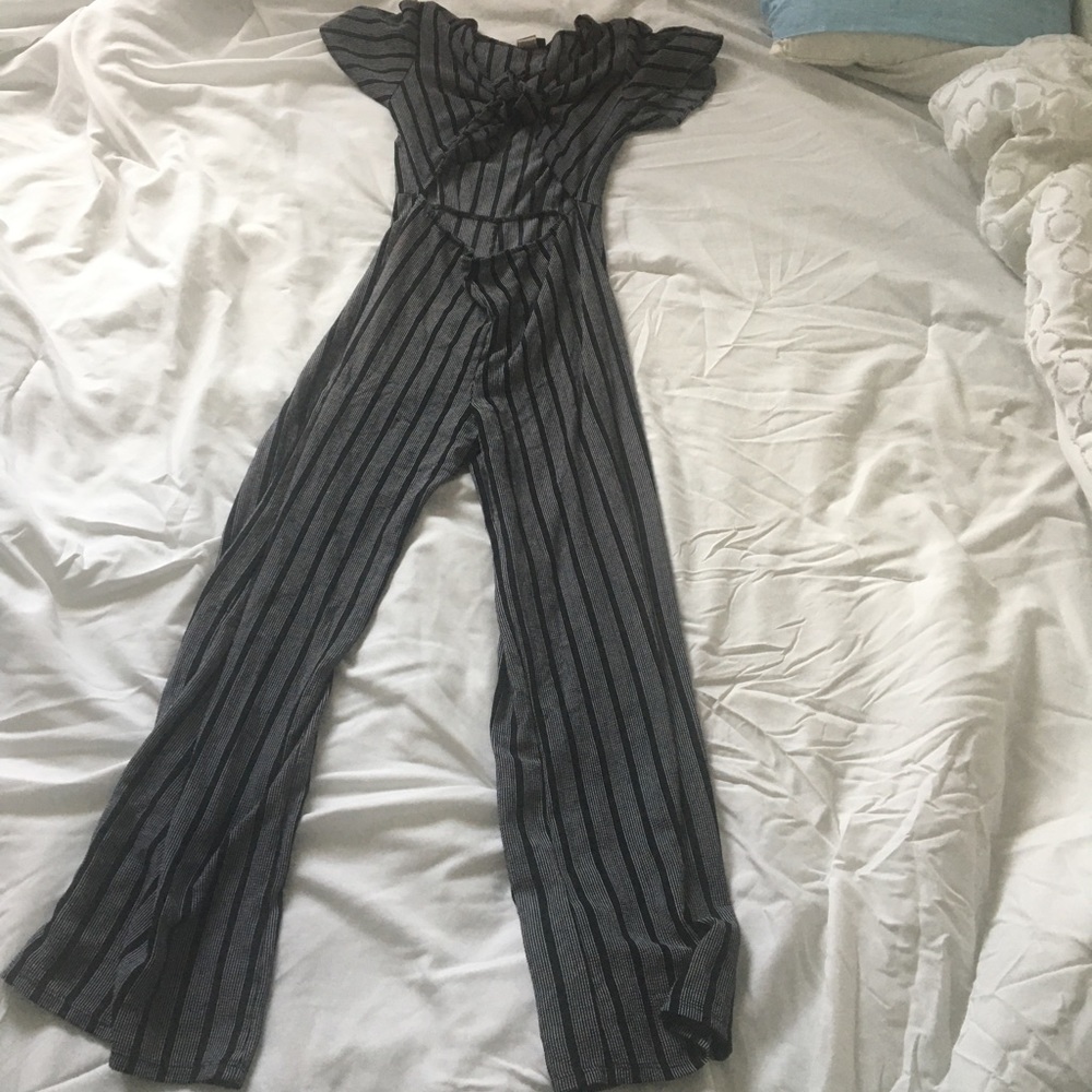 Black and White Rue21 jumper/romper